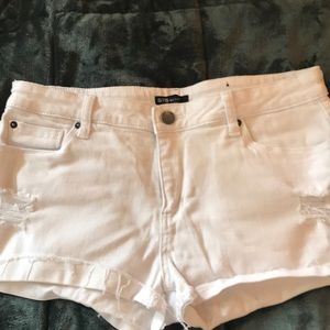 STS (Nordstrom’s)Sz 31 Jean shorts white